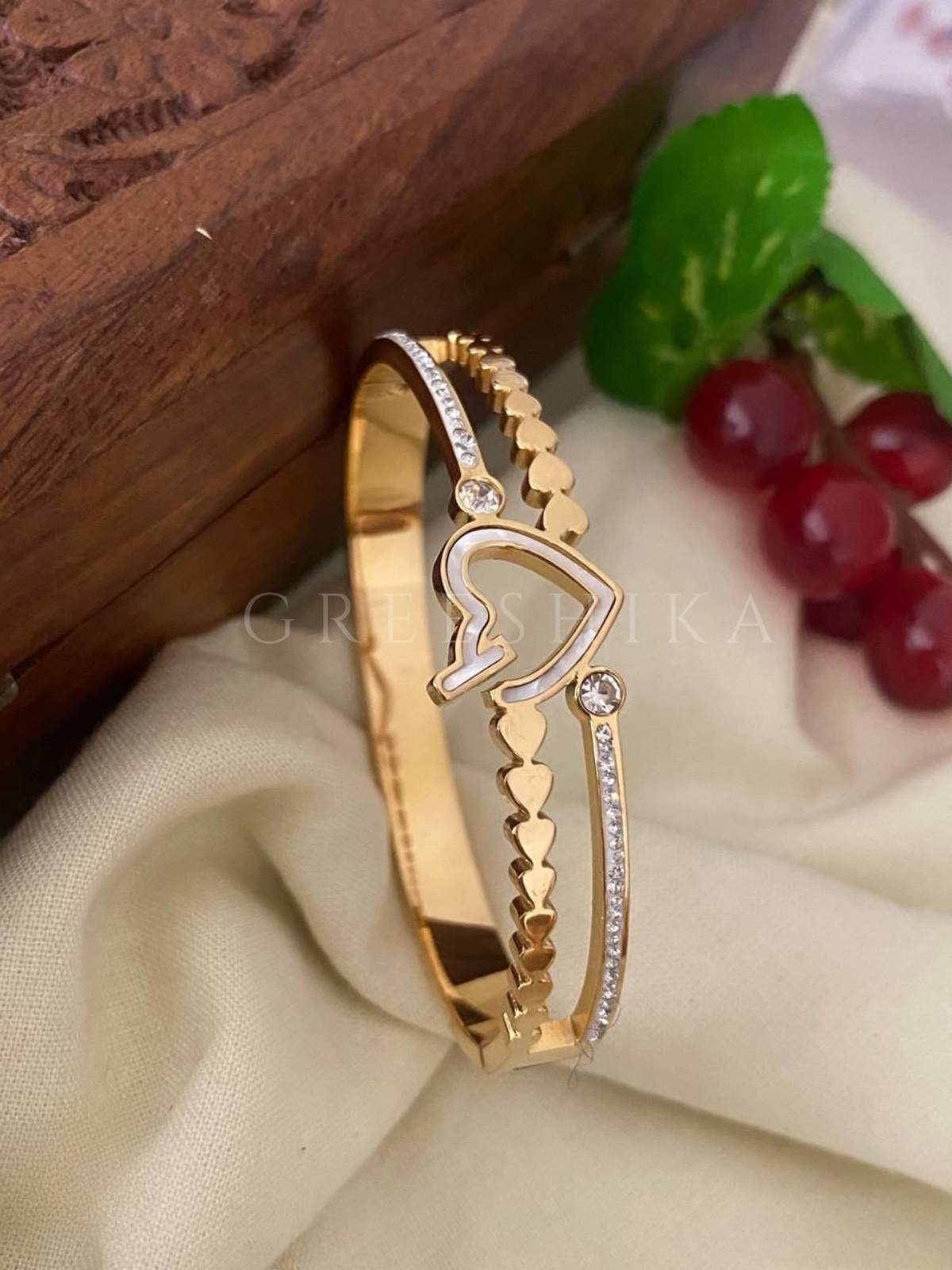 Gold Heart Bangle