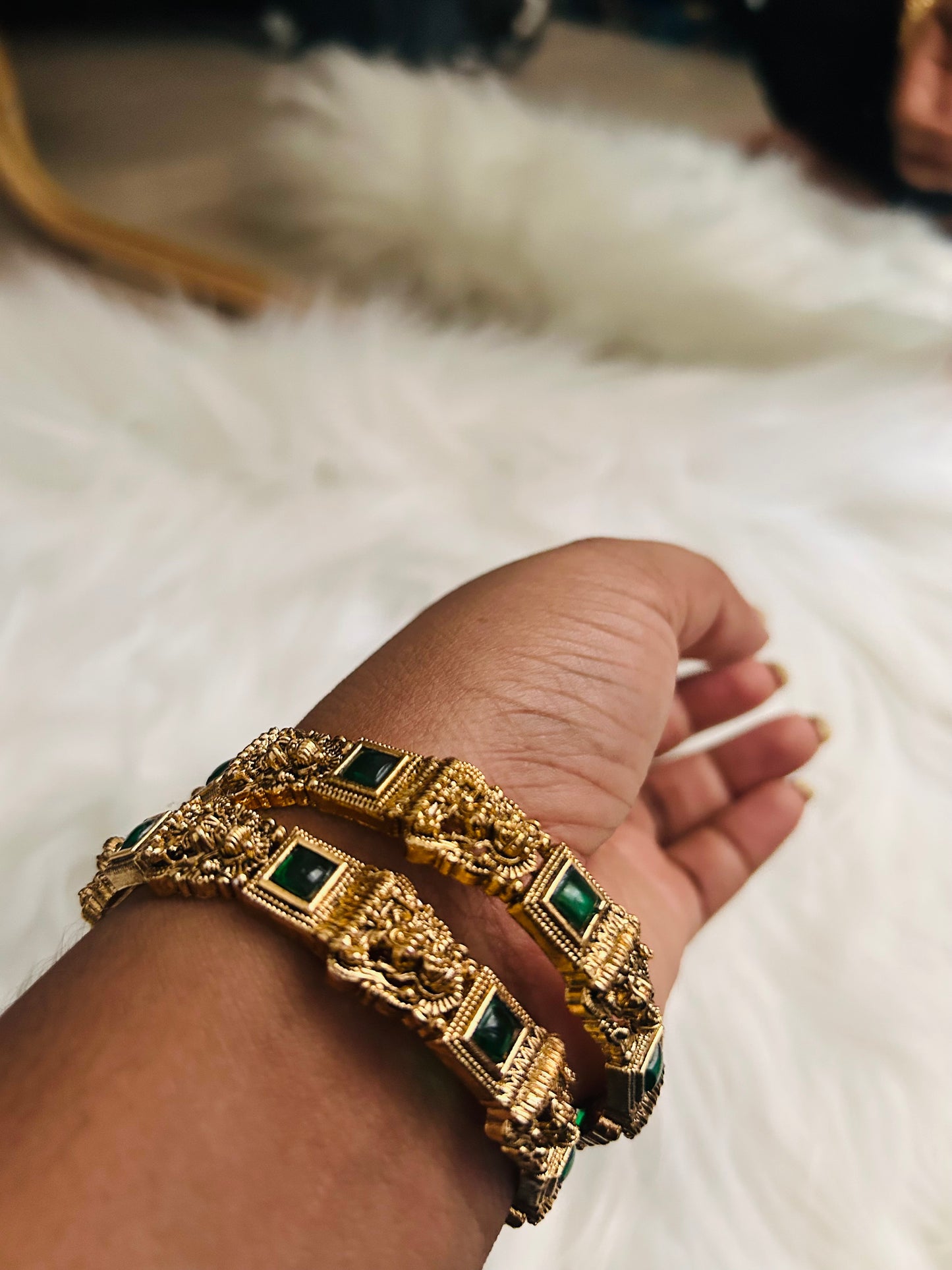 Lekshmi Emarald Bangles