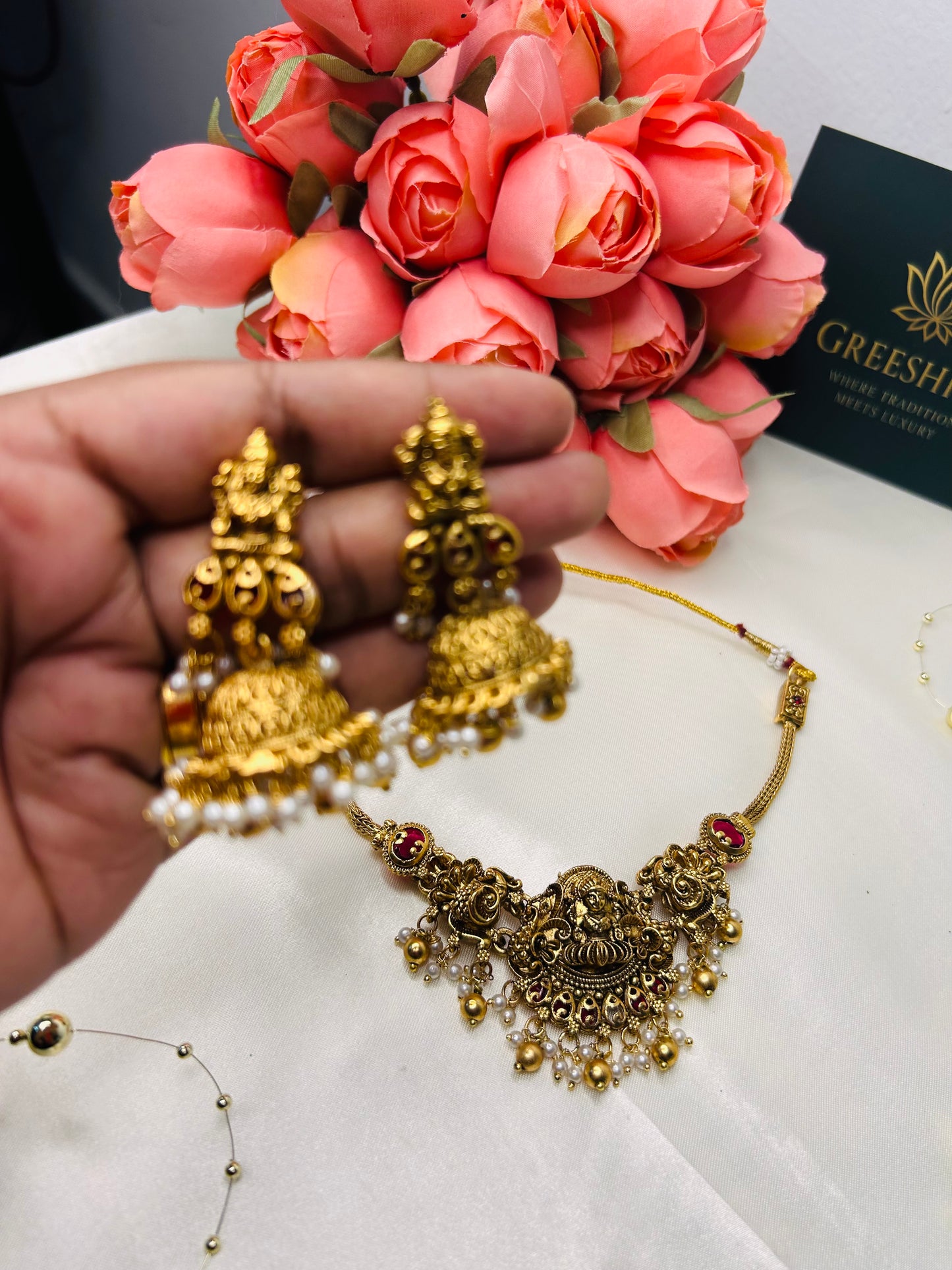 LEKSHMI HIGH NECK CHOCKER