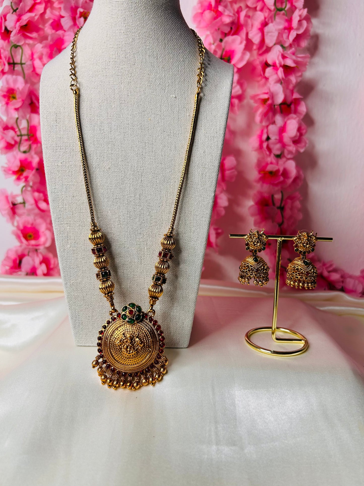 LEKSHMI PENDANT HARAM