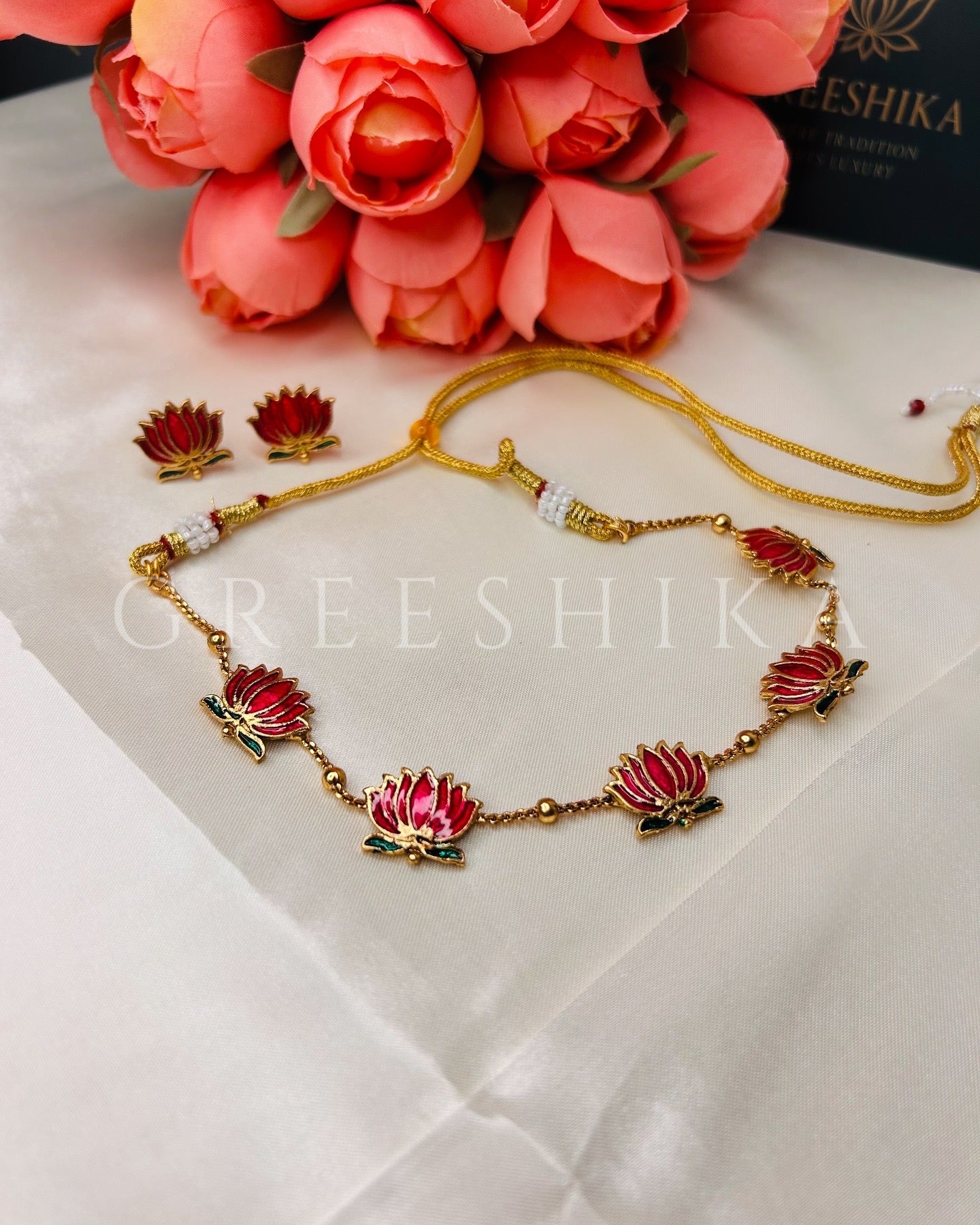 MANJU WARRIE INSPIRED LOTUS NECKSET