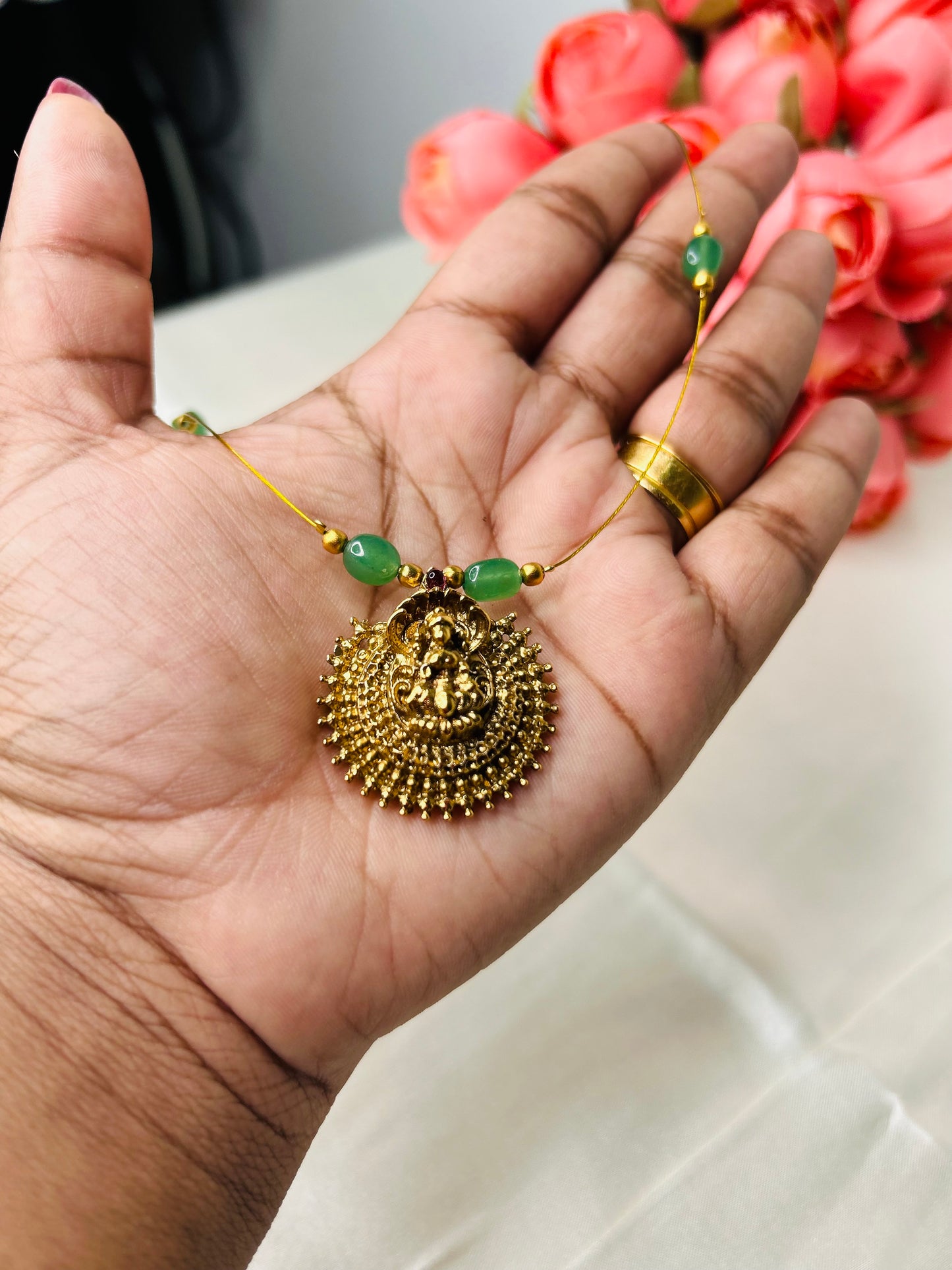 LEKSHMI PENDENT INVISIBLE SET