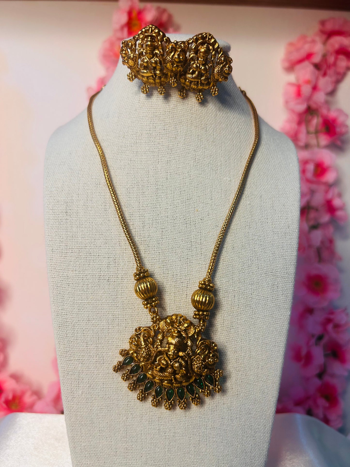 Daivik gold chain V2.0
