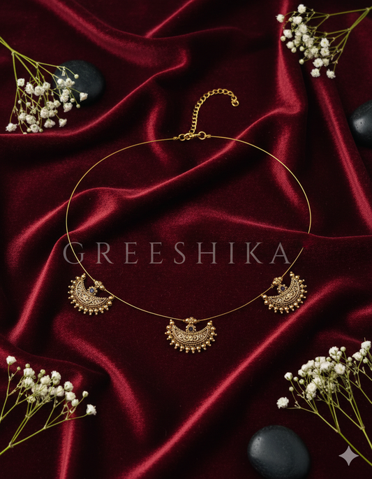 ALAMKRITHA TRI HALF MOON STRING INVISIBLE CHAIN