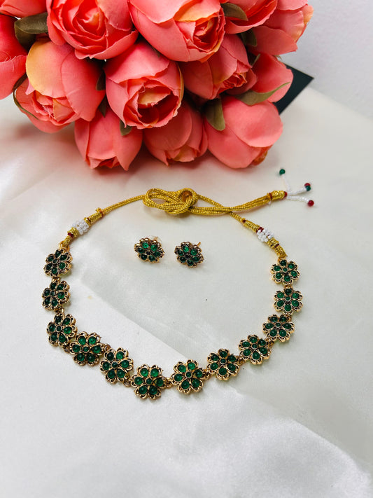 KEMP SIMPLE NECKSET