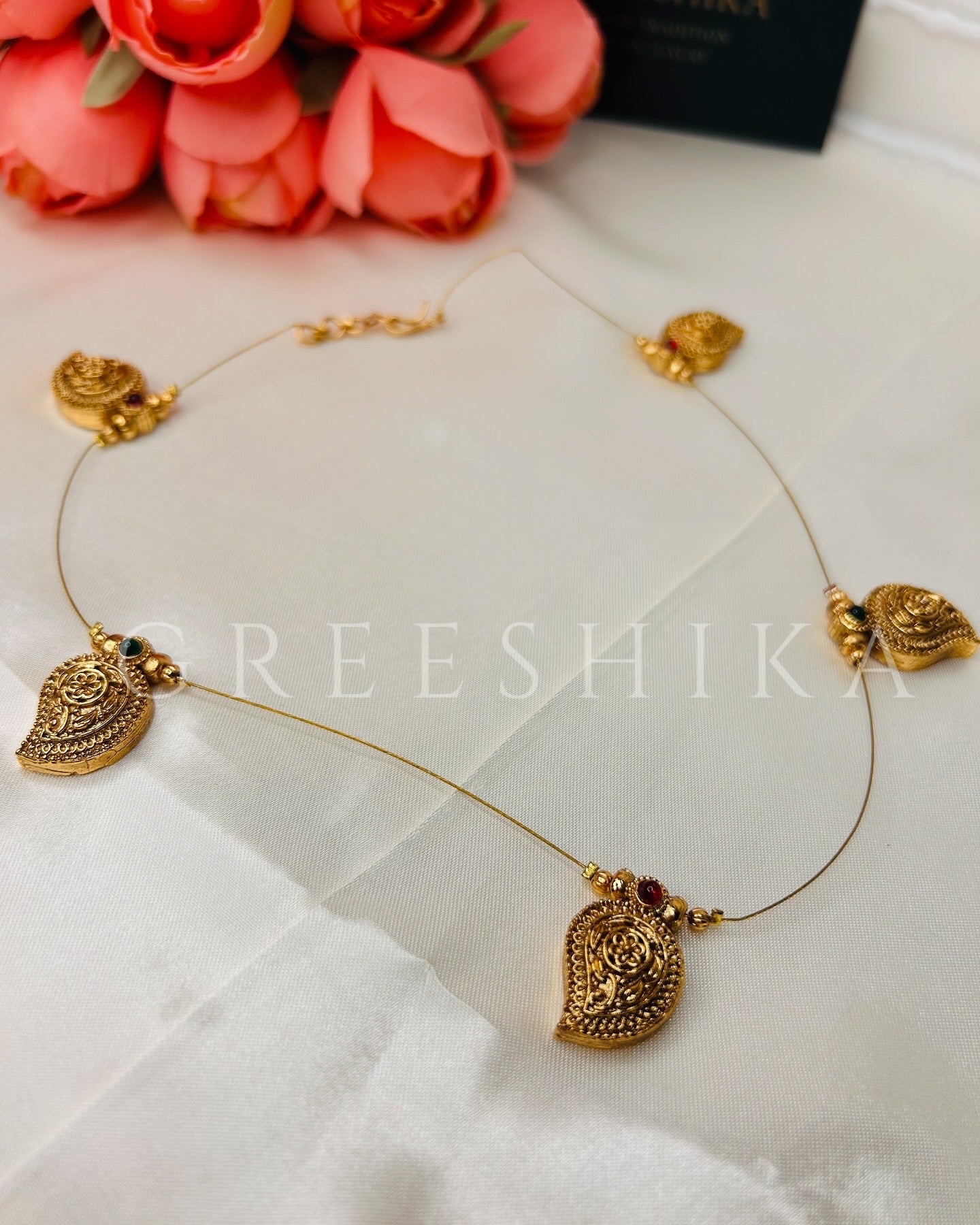 MANGO MOTIF INVISIBLE CHAIN