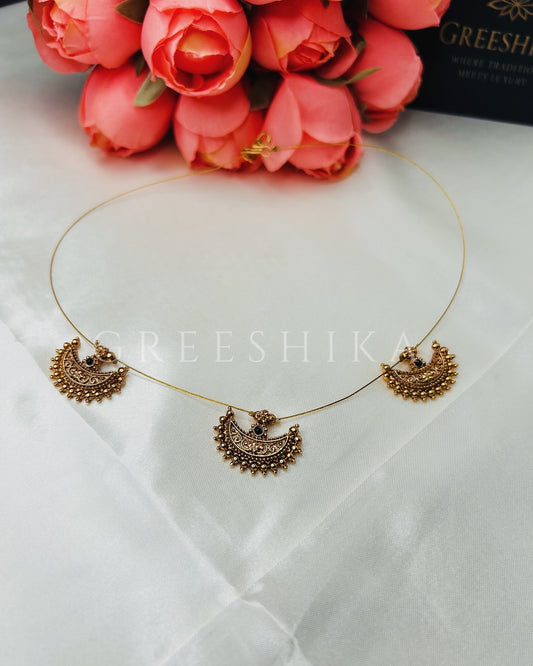 ALAMKRITHA TRI HALF MOON STRING INVISIBLE CHAIN