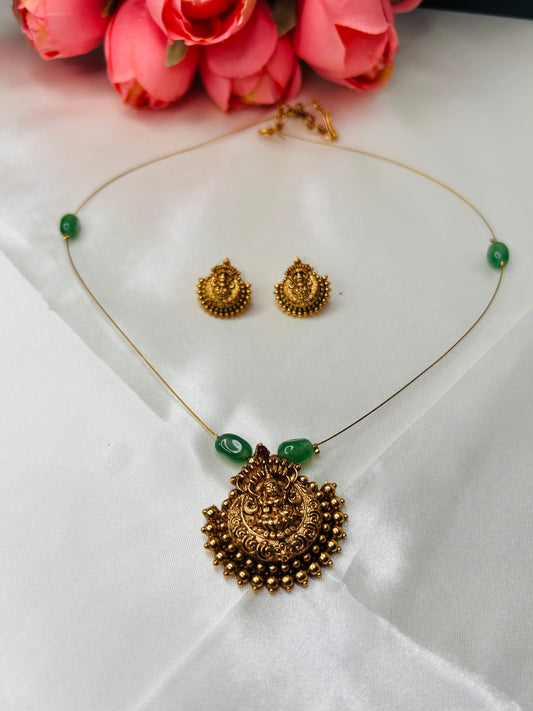 LEKSHMI BIG PENDANT  INVISIBLE SET