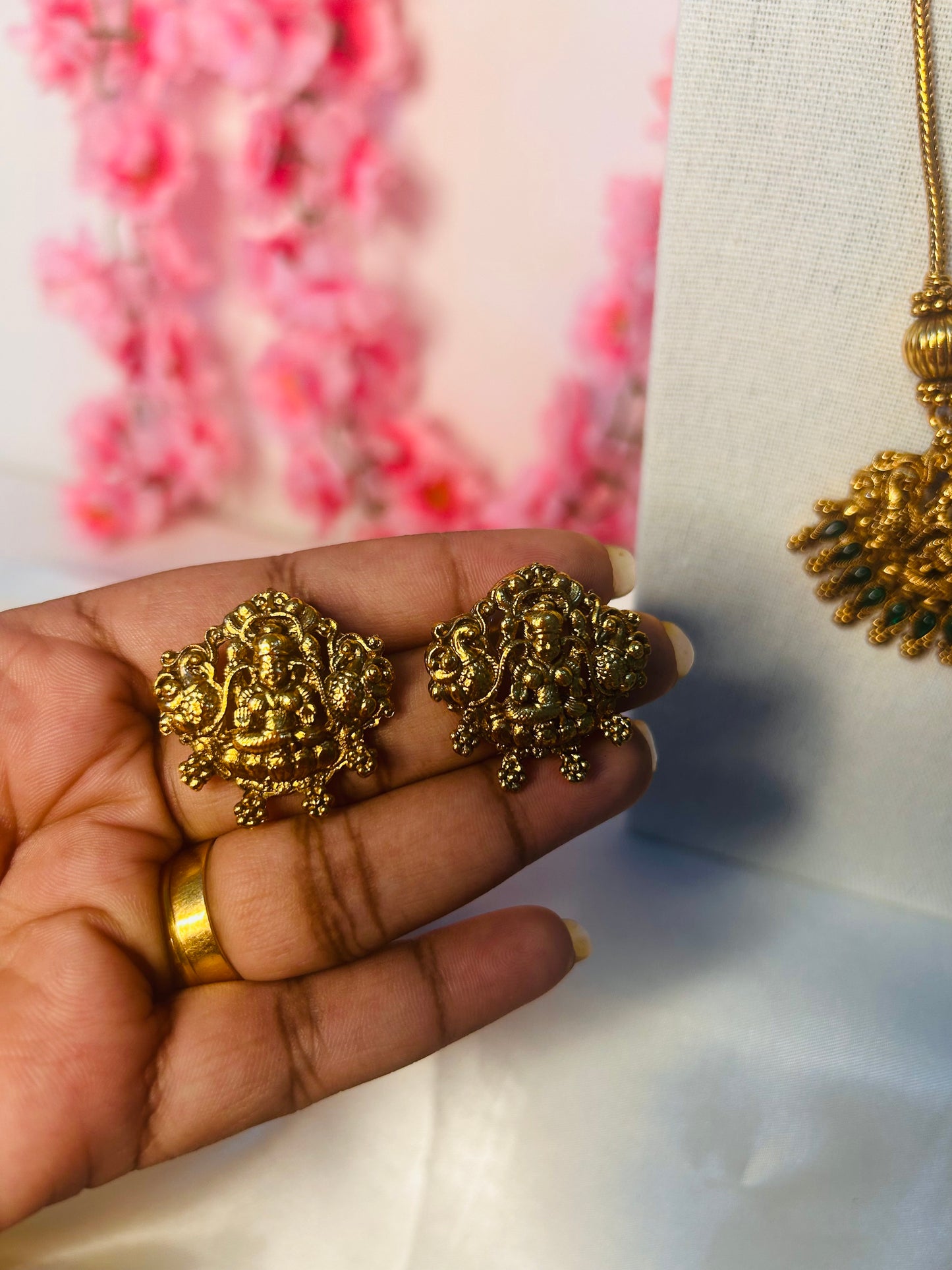Daivik gold chain V2.0