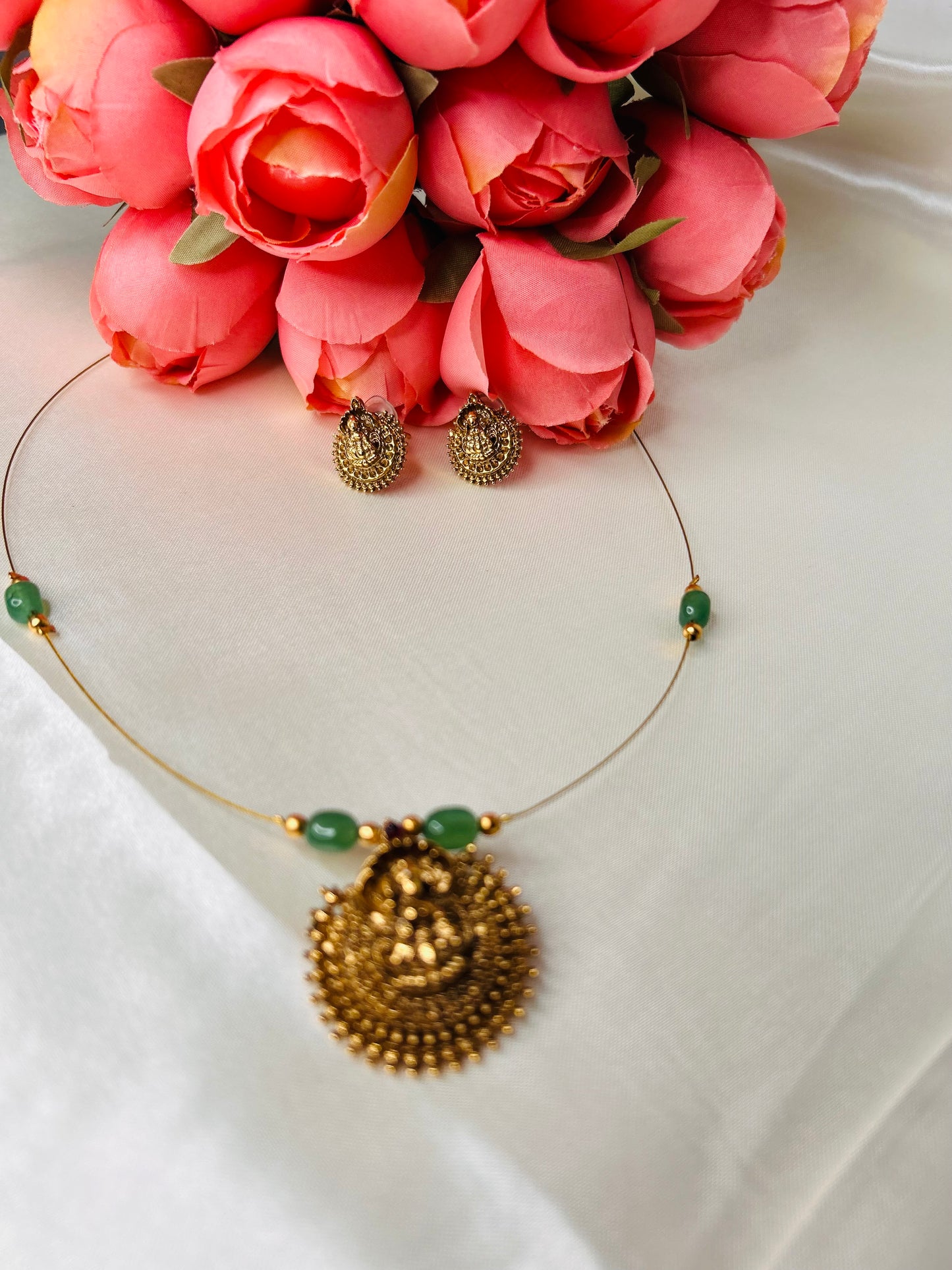 LEKSHMI PENDENT INVISIBLE SET