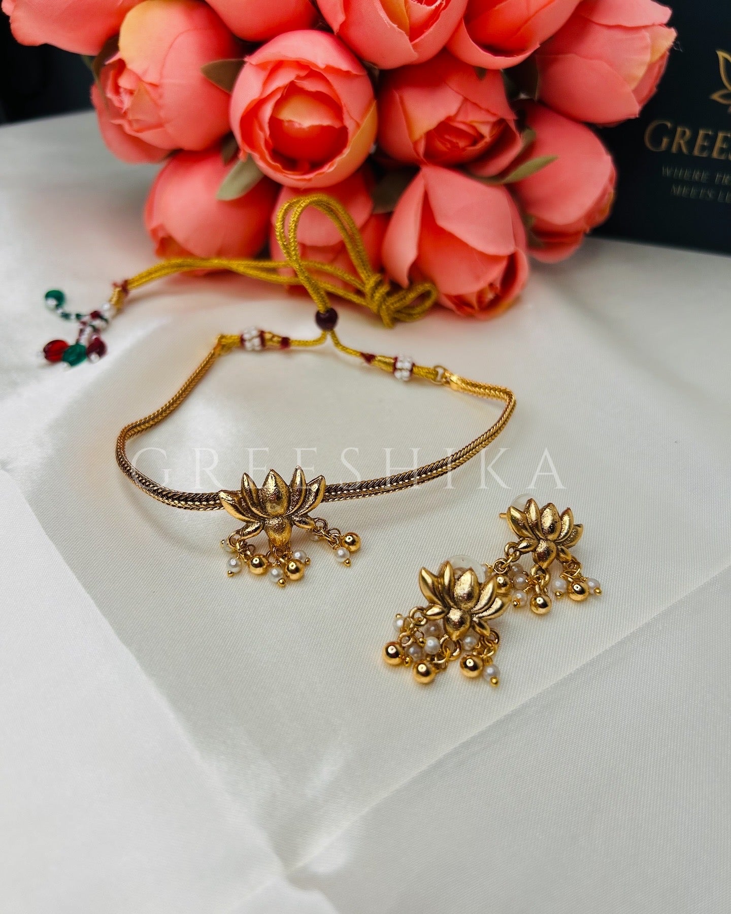 ANTIQUE GOLD LIKE LOTUS CHOKER