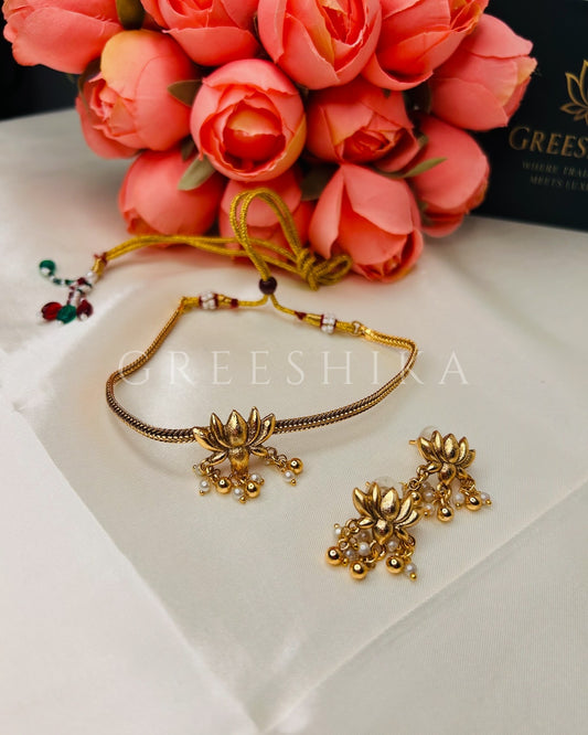ANTIQUE GOLD LIKE LOTUS CHOKER